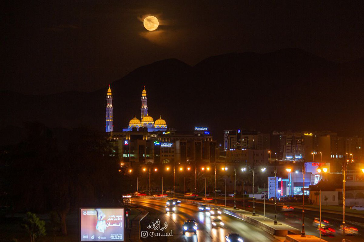 arab11__'s tweet photo. moon in oman https://t.co/jsfJUof38s