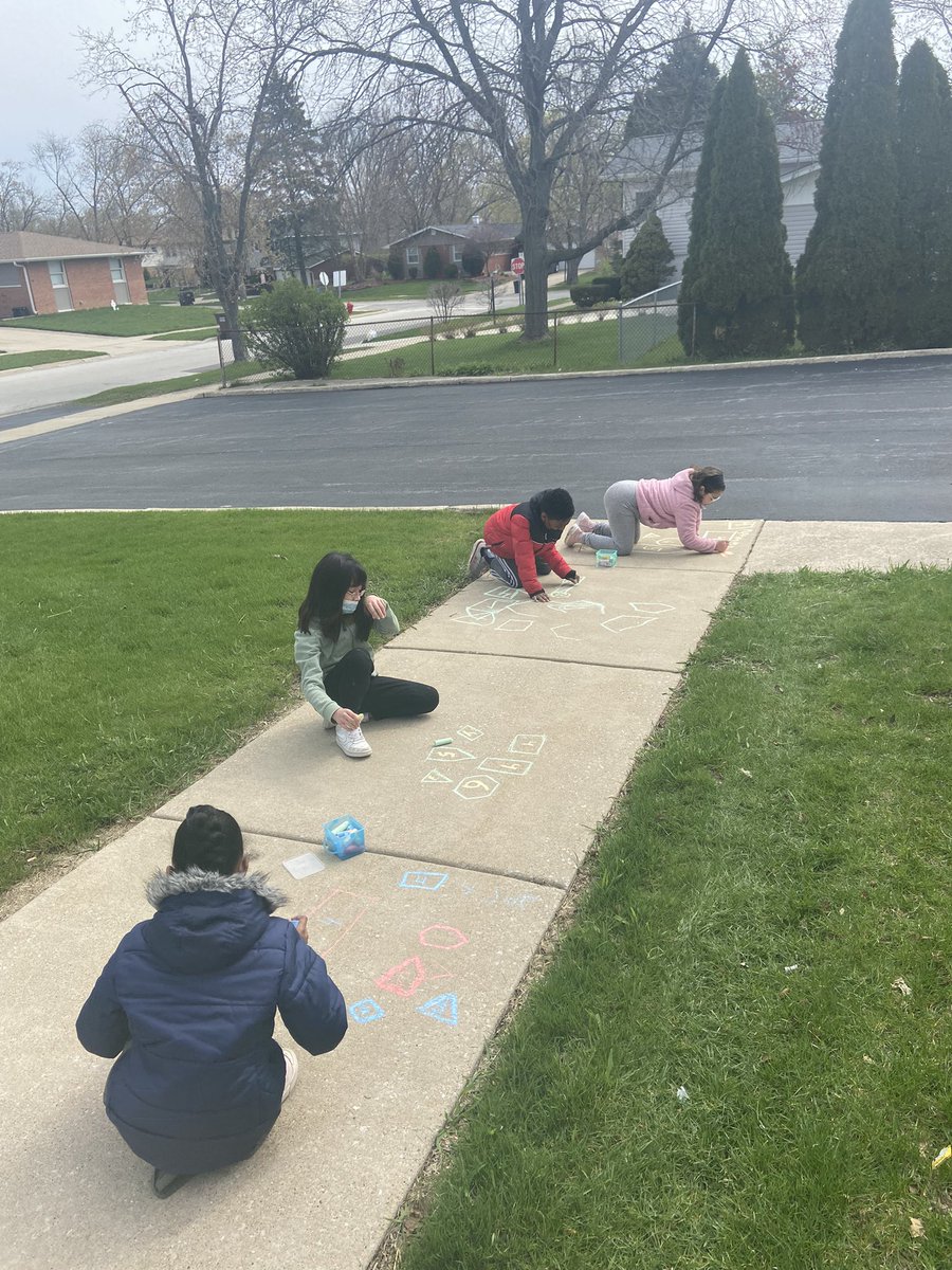 C is for Chalk Day! 🖍 We got outside to draw some polygons!! 🙌🏼🙌🏼 #ABCcountdown #engage142 <a href="/FosterLions/">Foster Elementary</a> <a href="/ForestRidge142/">Forest Ridge SD142</a>