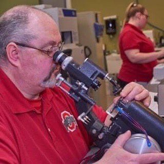 VisionMakers_'s tweet photo. Did you know ❓❗️  We have our own VisionOptics lab for making your eyeglasses. The VisionOptics lab is located inside our Woodman Dr office. Most vision offices send their eyeglass orders to an outside lab &amp; can’t customize their orders. Happy 
#labprofessionalsweek https://t.co/oQHaMyz89n