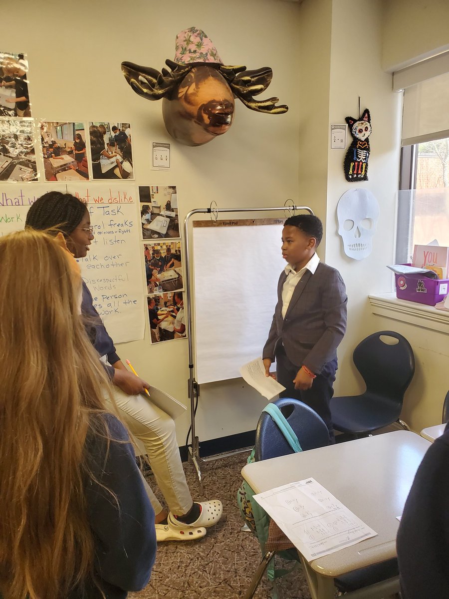 FabFauvelle's tweet photo. @FoxboroughRCS Day 2 of our living wax museums.  Students were excited and did a great job!#fablousfauvelle #waxmuseum #fourthgrade https://t.co/v5hlQwl9G5
