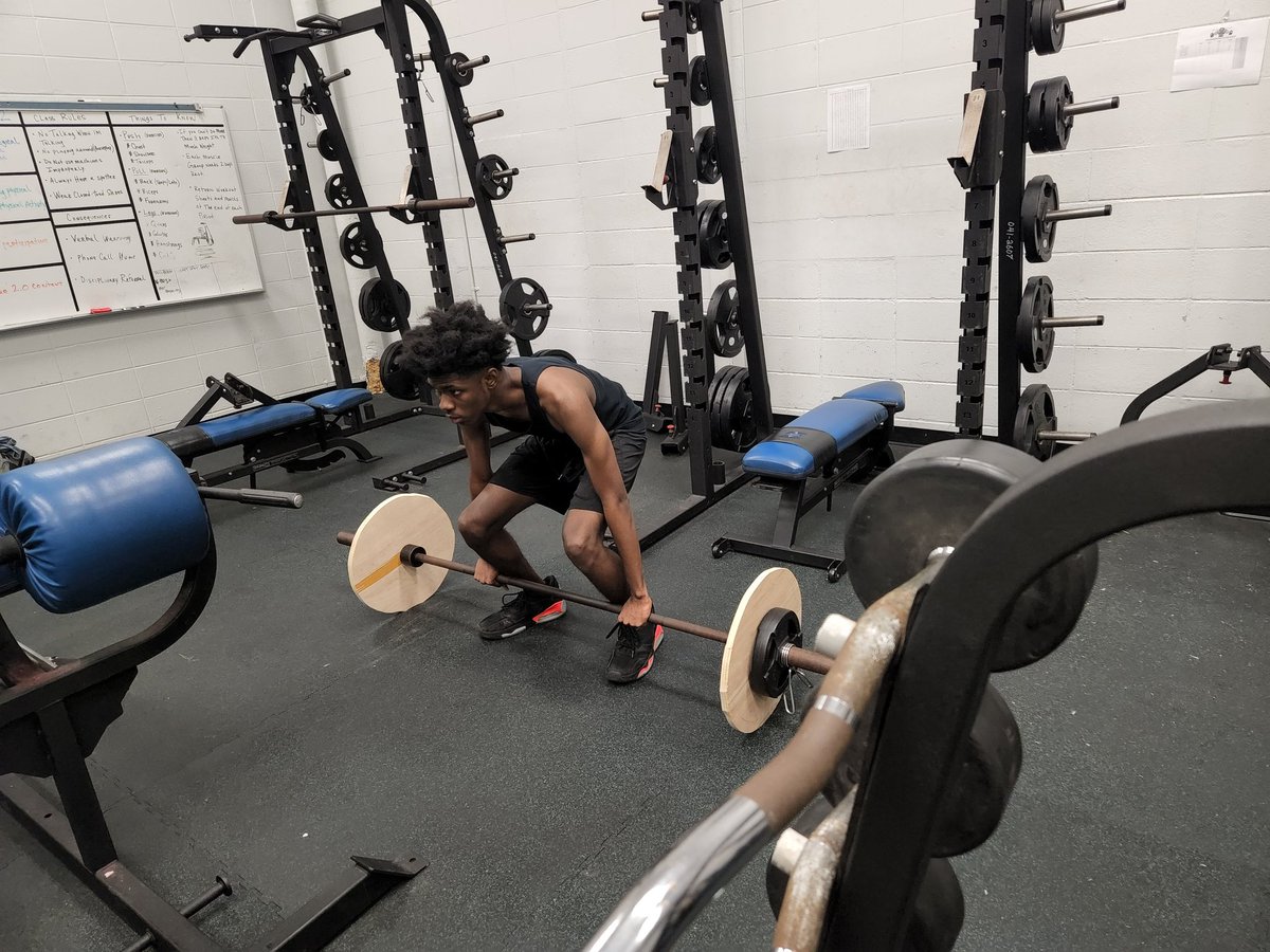 Hollinshoops1's tweet photo. Spring conditioning #gettingswole https://t.co/fTQq48MWKa