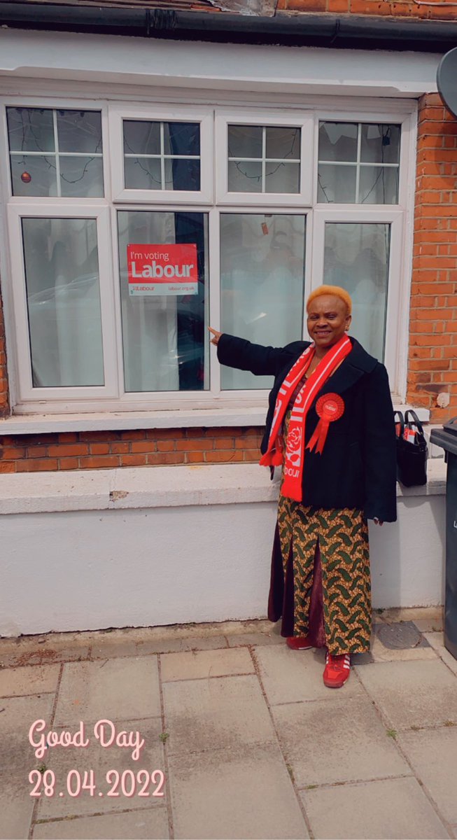 ManleyNanda's tweet photo. Great session on the #labourdoorstep in #HerneHill speaking with residents at #WinsterslowHouse #FlaxmanRoad &amp; #CaledcottRoad 📝 Lots of positive support for our fantastic @HerneHillLab candidates &amp; @LambethLabour who are always #OnYourSide 👏🏾🤩 On 5th May #Use3Votes4Labour 💪🏾🌹 https://t.co/XurJ6VkPIM