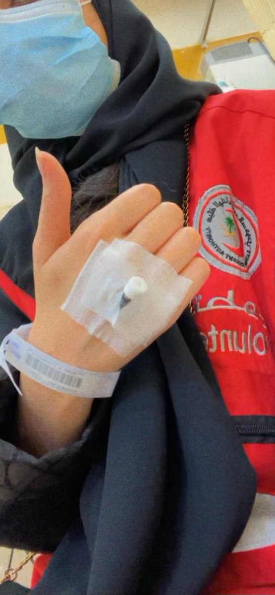 LuluAlsagabi's tweet photo. ٢٦ رمضان🌙 
من مسعفه الى احتاج اسعاف🚑😂 https://t.co/cdHcyPH1sQ