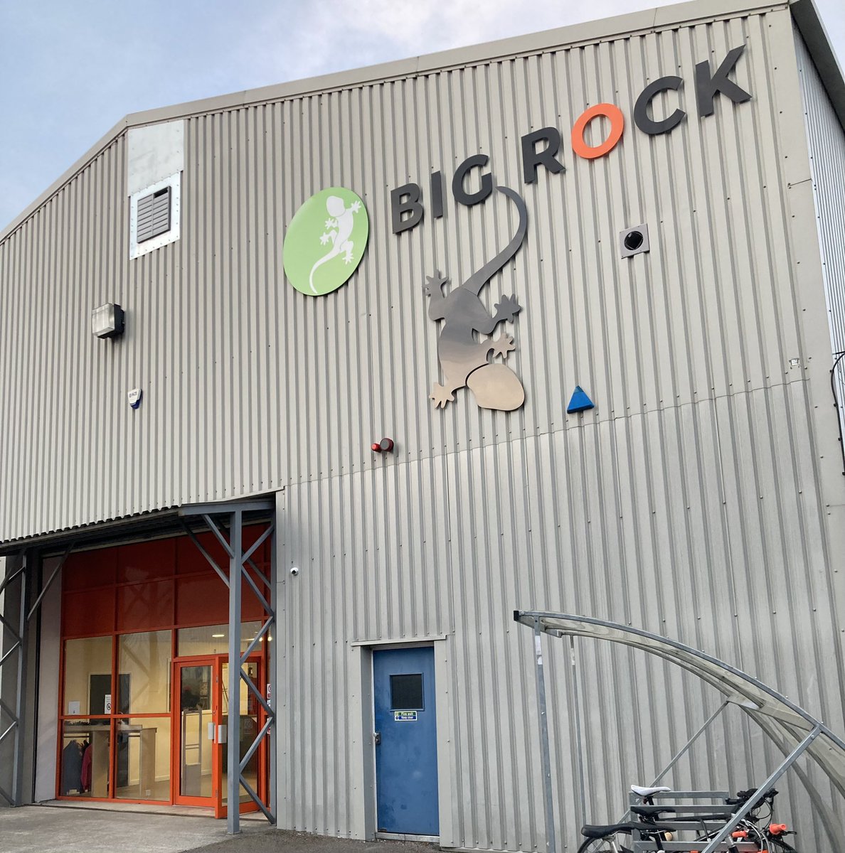 MrOConnorBA's tweet photo. Our hands are in pain but thoroughly enjoyed trying out bouldering tonight! A fun break from the week 🧗‍♀️😁 https://t.co/UKbzerNCza