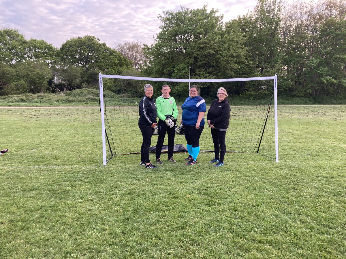 ExeterLadiesWF's tweet photo. Looking after the keepers ! #gk316 #goalkeepertraining #exeter #devon #walkingfootball #provenpathways #goalkeeper316 https://t.co/n4KCsmqgBI