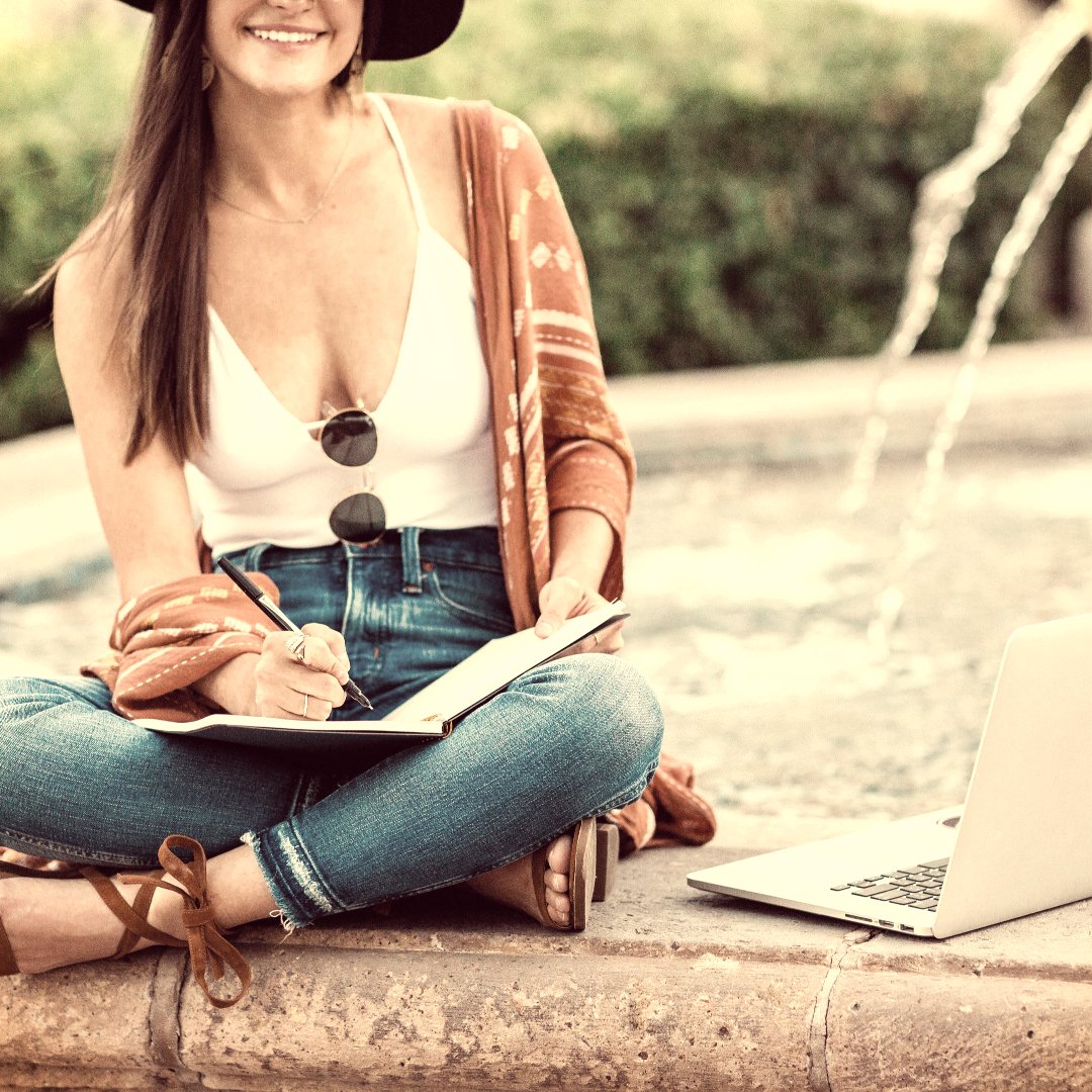 How to Make Money Blogging Online in Your First 6 Months (As a Complete Beginner!) everydayshessparkling.com/make-money-blo… RT <a href="/EDSSparkling/">Sasha | Everyday She’s Sparkling 💻🍾</a>