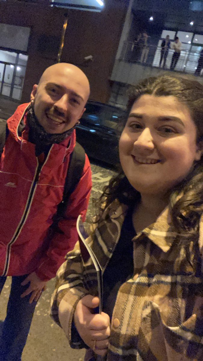 AmyGarner161's tweet image. Met the wonderful @Rob_Madge_02  after Bedknobs and Broomsticks last night and they are the sweetest!! Thanks for the lovely chat ❤️