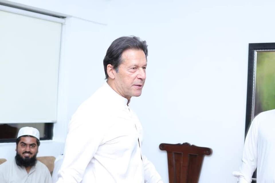IYsfxai's tweet photo. چشمِ بدور ❤️💫

#BaniGala 
#LaylatulQadr 
@ImranKhanPTI https://t.co/Fu2xQoLGmI