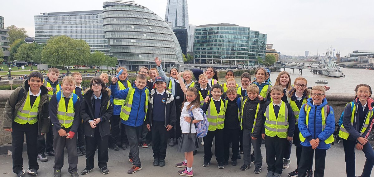 childrensuni's tweet photo. Another excellent #londonexperience with @MarshlandsGoole. We've had a trip on @TheLondonEye, a visit to @TowerOfLondon and been sight seeing at Tower Bridge and HMS Belfast. Result- some very tired children! https://t.co/1i1ZUY3FC7