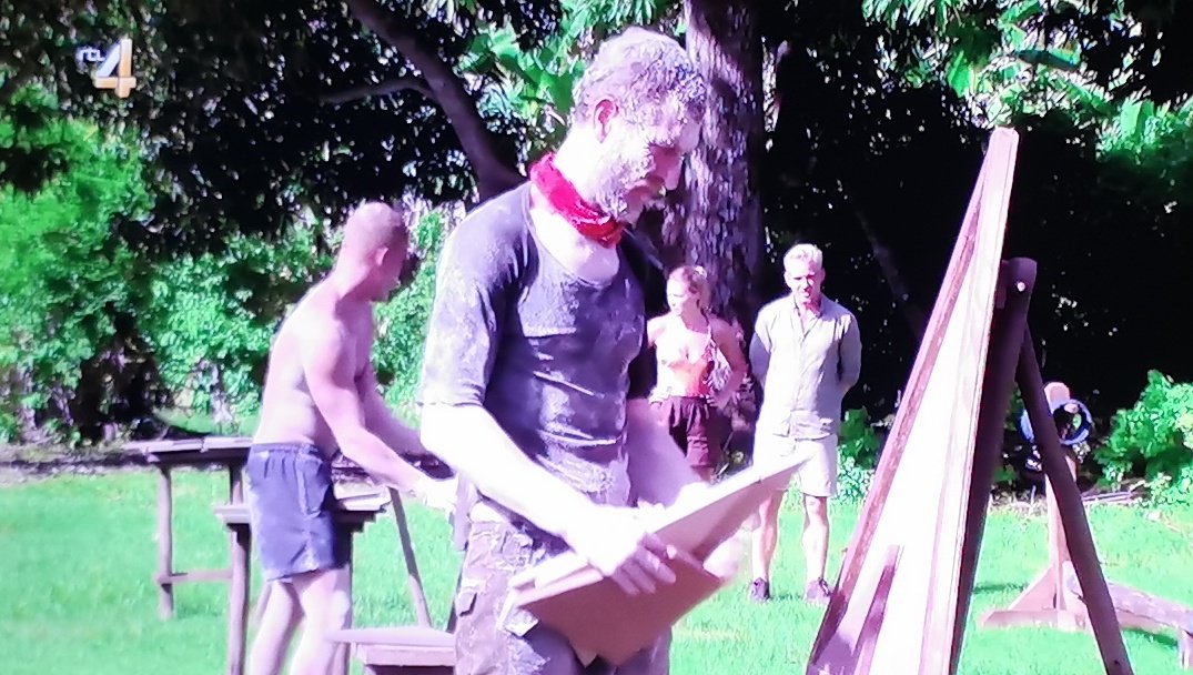 JoyceDFoto's tweet photo. #Sebastiaan doet een #Arjan. "ik zie het niet, ik zie het gewoon niet" #ExpeditieRobinson #expeditierobinsonallstars #mafs https://t.co/1LcWSbiell
