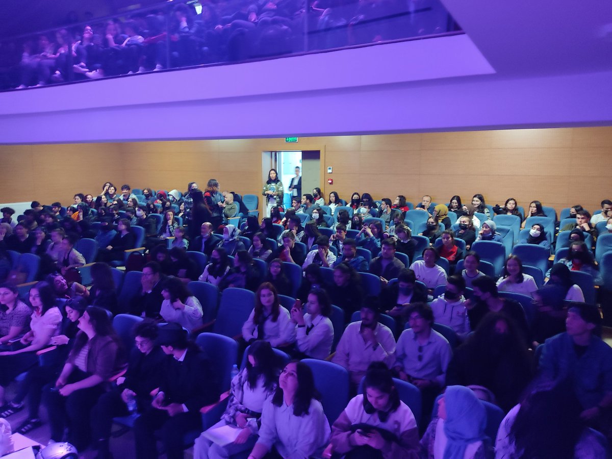 POLYCENTRIC2019's tweet photo. Today was karaoke day in Persembe School Network. Students from three high schools put on amazing performances of 80-90s hits in English.
@ABBaskanligi
@ulusalajans https://t.co/JHOQ2BBRm0