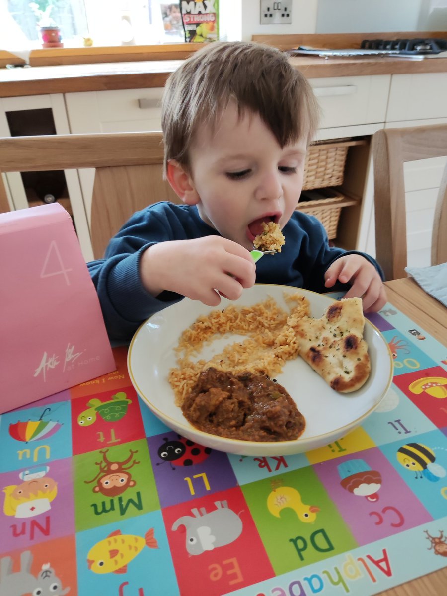 We're loving our latest <a href="/aktarislam/">Aktar Islam</a> at Home box. Great to see our toddler appreciates a good quality curry. Hyderabadi Keema Mattar 👌He must have known the Naan was from Aldi. Wouldn't touch that 😂 <a href="/opheemtweets/">Opheem</a>