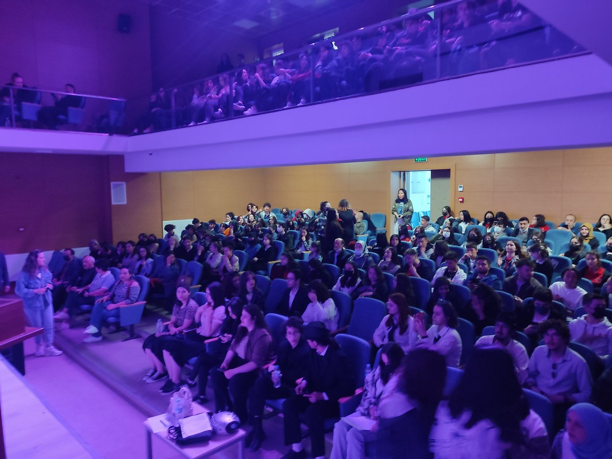 POLYCENTRIC2019's tweet photo. Projemiz kapsamında kurulan Perşembe Okul Ağında bugün Zehra Şelale Anadolu Lisesi, Sosyal Bilimler Lisesi ve  Sakin Şehir Mtal öğrencileri arkadaşları için İngilizce karaoke gösteri sergiledi.
Emeği geçen öğrenci ve öğretmenlerimize teşekkür ederiz.
@ulusalajans
@ABBaskanligi https://t.co/6hDjwYT9si