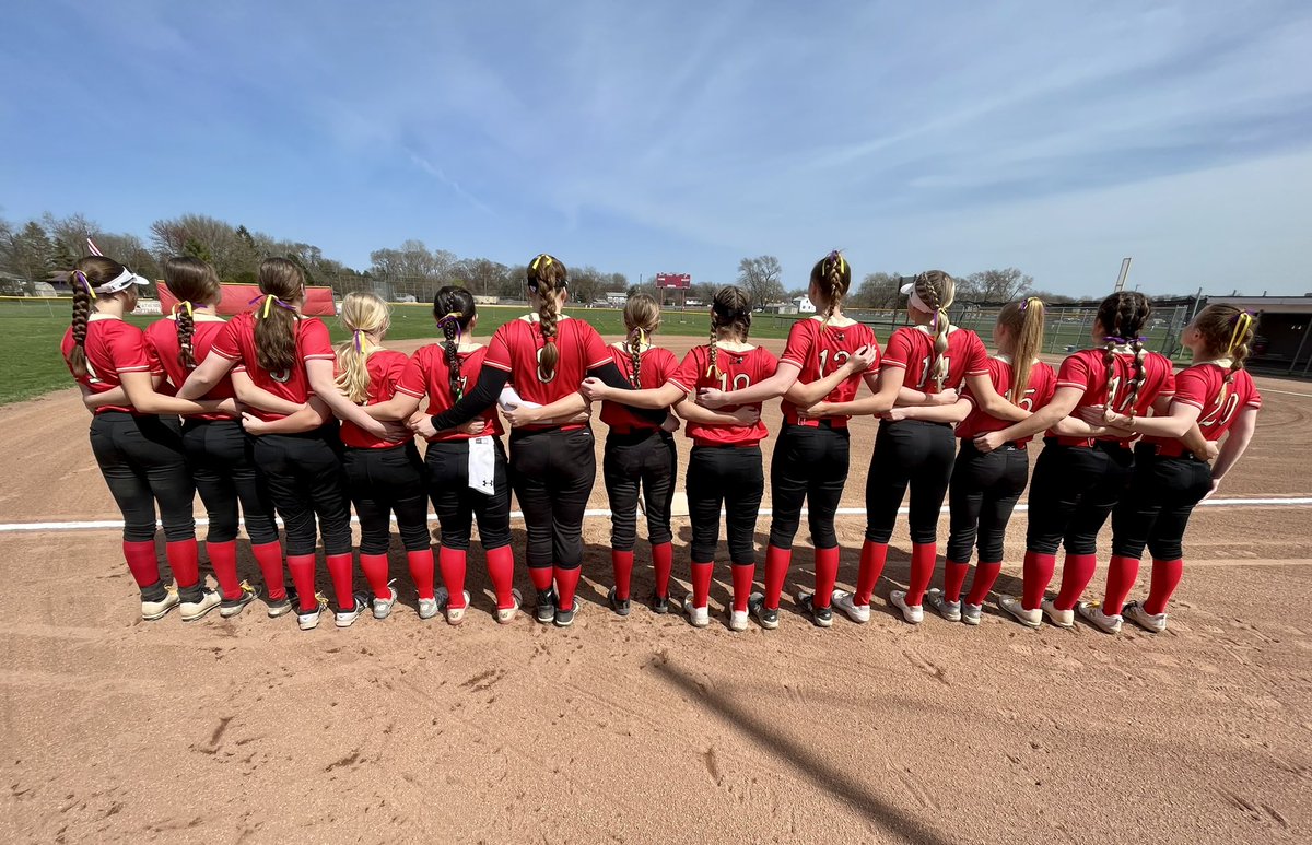 softball_athens's tweet photo. Our hearts are with the @JMUSoftball Family — Wearing purple and gold ribbons during our game today 💜💛 #mentalhealthfirst #GoDukes https://t.co/Kwq2UzJkKX