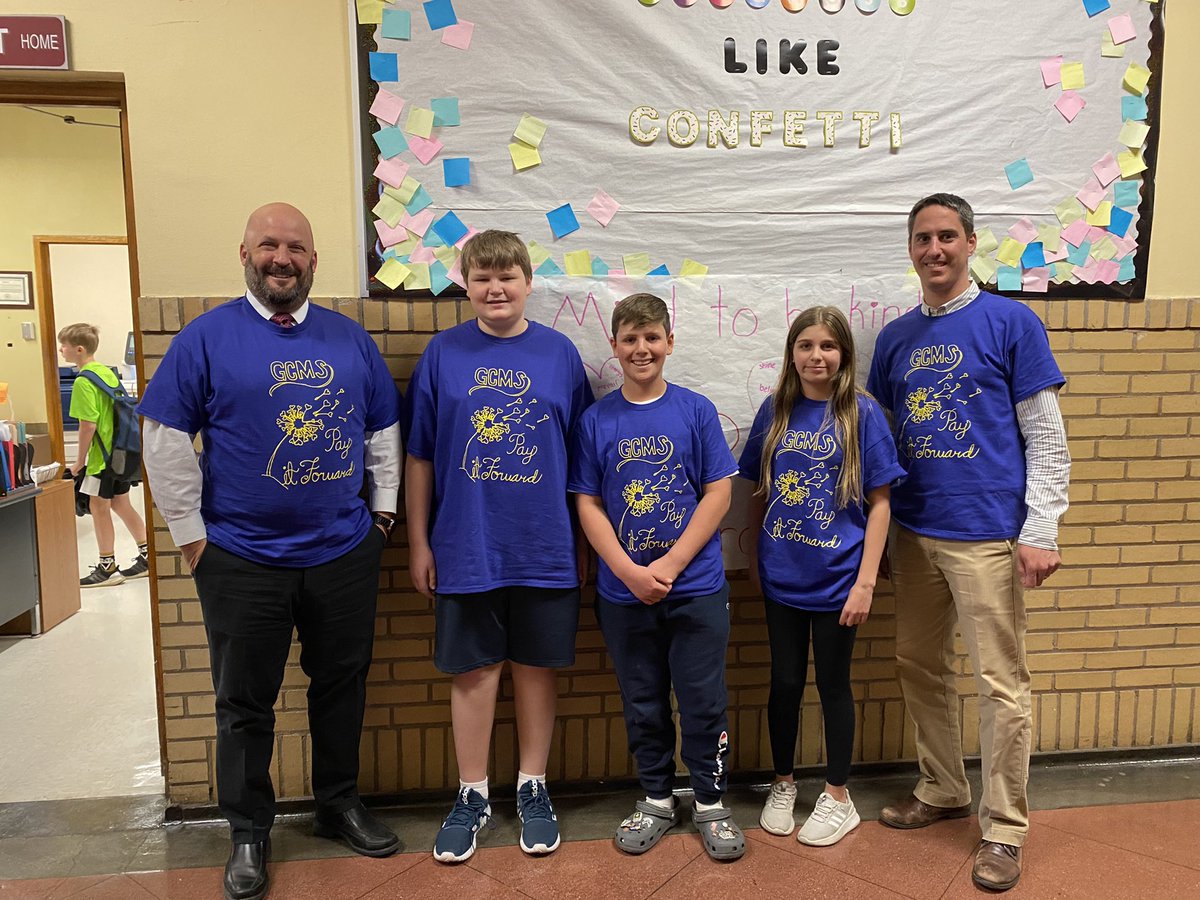 GCMS_Guidance's tweet photo. Pay it Forward Day!! @GoGCMSPrincipal @Keegan28515181 @ddfasano41 https://t.co/KOu28dMwya