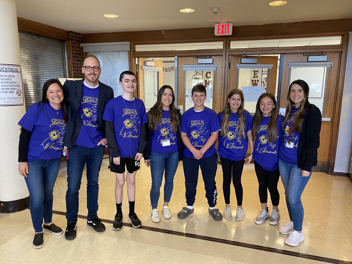 GCMS_Guidance's tweet photo. Pay it Forward Day!! @GoGCMSPrincipal @Keegan28515181 @ddfasano41 https://t.co/KOu28dMwya