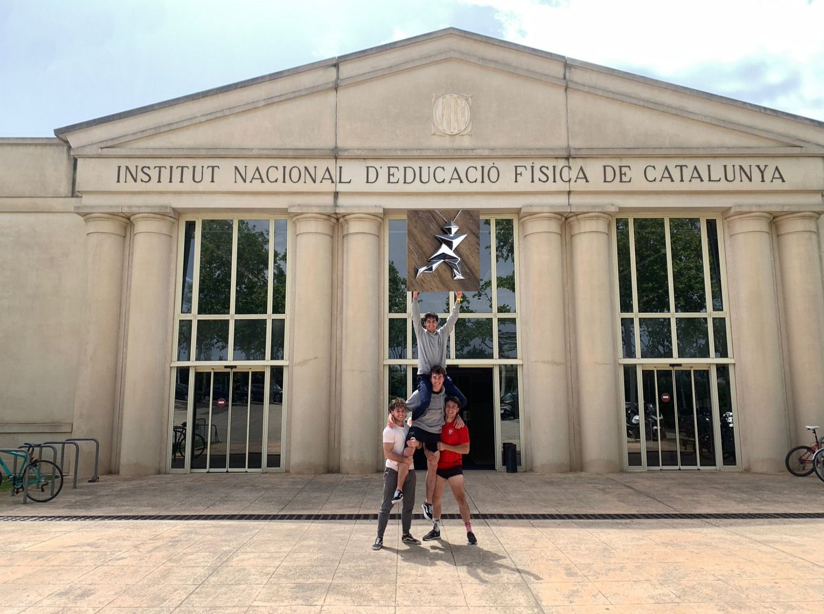 ElRacoDelTemple's tweet photo. 2a POSICIÓ 🥈 al TOP PROGRAM❗

El nostre equip ha assolit el segon lloc en aquesta etapa n° 2 de l'assignatura i com no podia fallar ho celebrem davant del nostre temple🏛️ amb el tangram de plata😋

Seguim cap al TOOOP!!!

#2022_PEAFE https://t.co/EjVYmzPv01