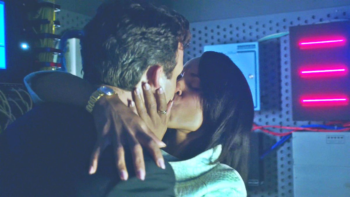 scandamonium's tweet photo. Never forget. #closetgate #booandbae #scandal #olitz #hot #kerrywashington #tonygoldwyn https://t.co/zWhtFq5B0Y