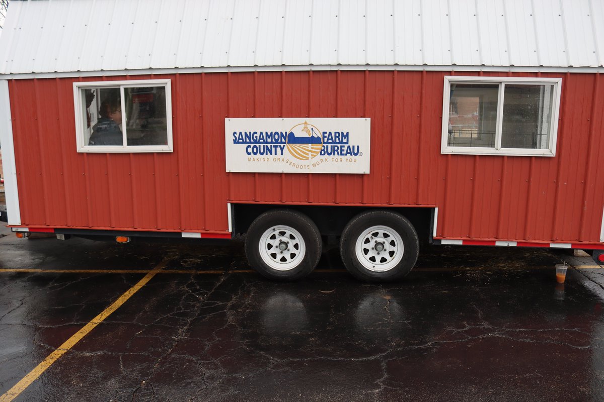 ILAgriculture's tweet photo. Deputy Director Kristi Jones helped with the Sangamon County Farm Bureau's AgVentrue Barn at Sandburg Elementary School in Springfield today! The traveling display is visiting 6 schools in the county this spring making sure all kiddos get a chance to experience Il's #1 industry https://t.co/LTy5PRGnkh
