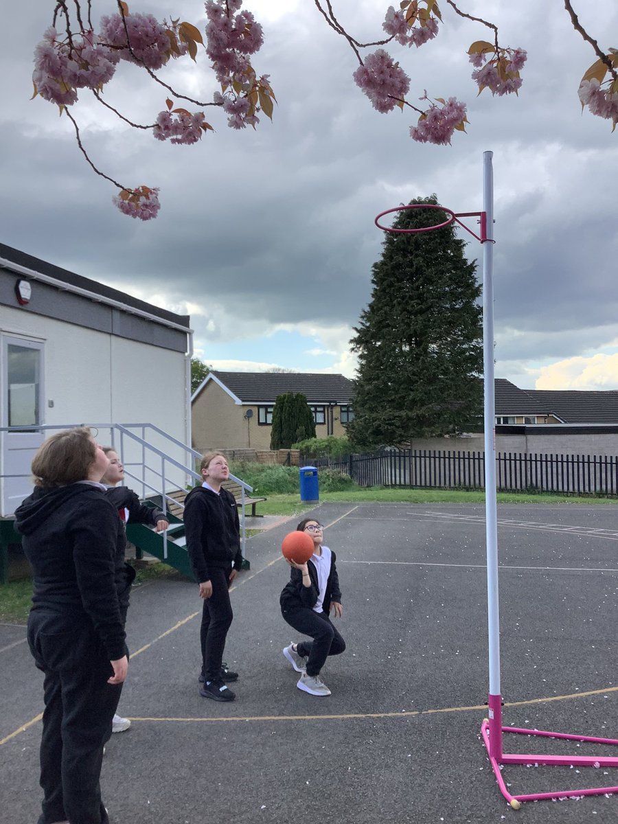 Holytrinityrc's tweet photo. Hereβs some action shots from our Netball Team who have been practising this week. #netball #primarysport #high5netball https://t.co/XsvAu1v5Oo