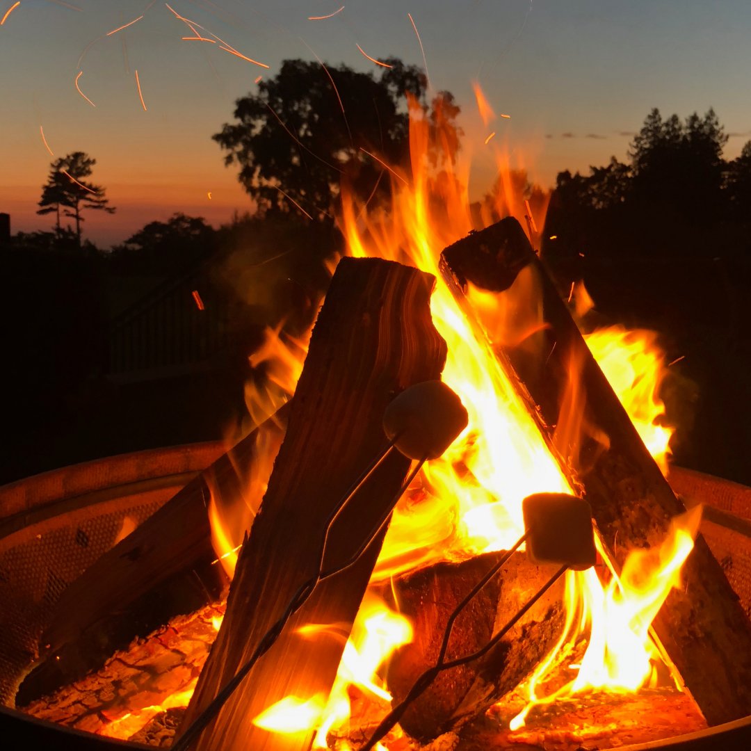 BriteStrike's tweet image. With the weather gradually heating up many of us will be heading out to enjoy a classic campfire! If so, follow all the proper safety rules to avoid the chance of starting a wildfire. #firesafety #campfire #camping #safetyfirst
azcentral.com/story/travel/a…