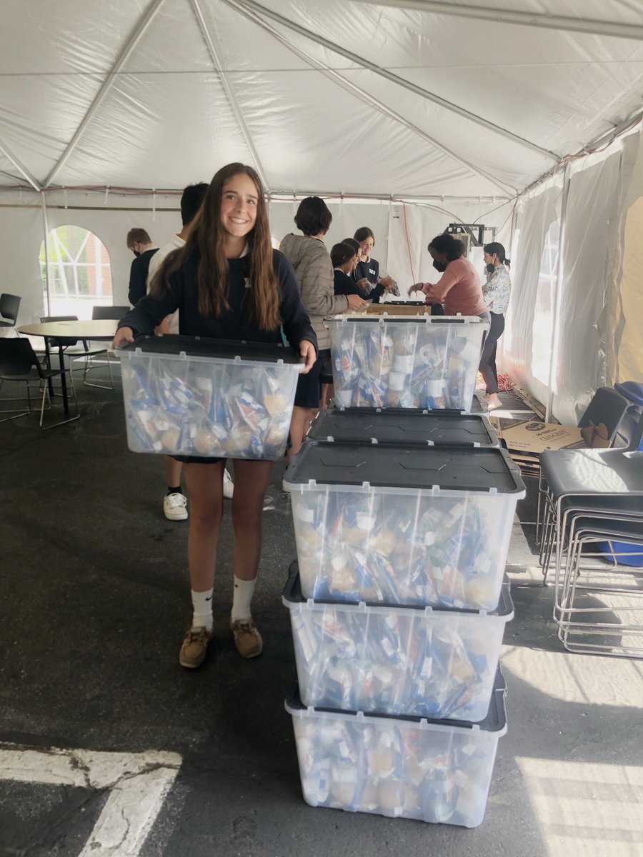 LittleFlowerSc6's tweet photo. Another great minimester day for LFS middle school students. Today we were assembling breakfast bags for Catholic Charities “Cup of Jo” program. #CardinalsCommunity #ADWcommUNITY #minimester ⁦@ADWCathSchools⁩ https://t.co/AFvgJkT69j