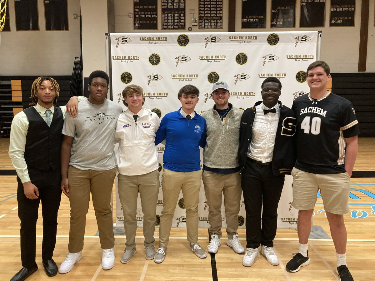 College Commitment Day at Sachem North. Seven players from the class of ‘22 will play NCAA Football:
Jalen Duvall - Morrisville
Jon Anacreon - Morrisville
Chris Kelly - Alfred
Kevin Lazar - Salve Regina
Joe Polizzi - Wilkes 
Emmanuel Karikari -Nassau
Joe Cruz - Syracuse
