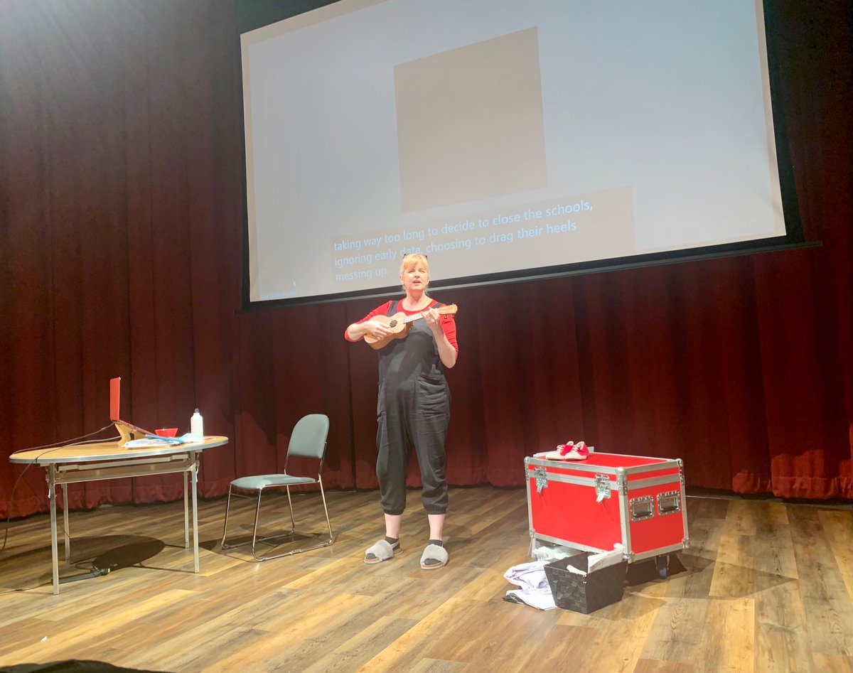 CarysNelkon's tweet photo. just seen my lovely talented colleague and friend @rose_condo_poet being AMAZING and my heart feels very full ❤️ https://t.co/tIFG7y1z4B
