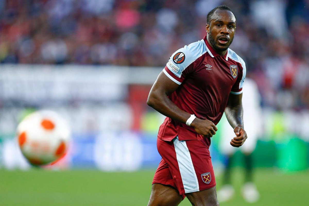 sportbible's tweet photo. 12 years ago, on this day, Michail Antonio played in a 3-0 League One defeat to Scunthorpe United while playing for Cheltenham Town.

Tonight he scored in a Europa League semi-final for West Ham against Eintracht Frankfurt... 👏 https://t.co/PMpj5kyMyg