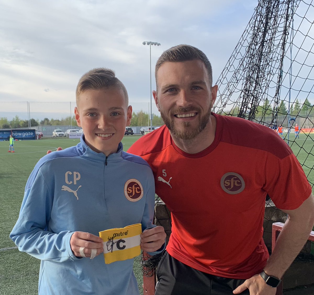 Huge thanks to <a href="/seancrighton26/">Sean Crighton</a>  for giving Couper his captains armband and signing it too. An absolute gent and a pleasure to be his away shirt sponsor👏👏 <a href="/StenhousemuirFC/">Stenhousemuir FC</a> <a href="/sfcwitc/">Stenhousemuir FC Community Foundation</a>