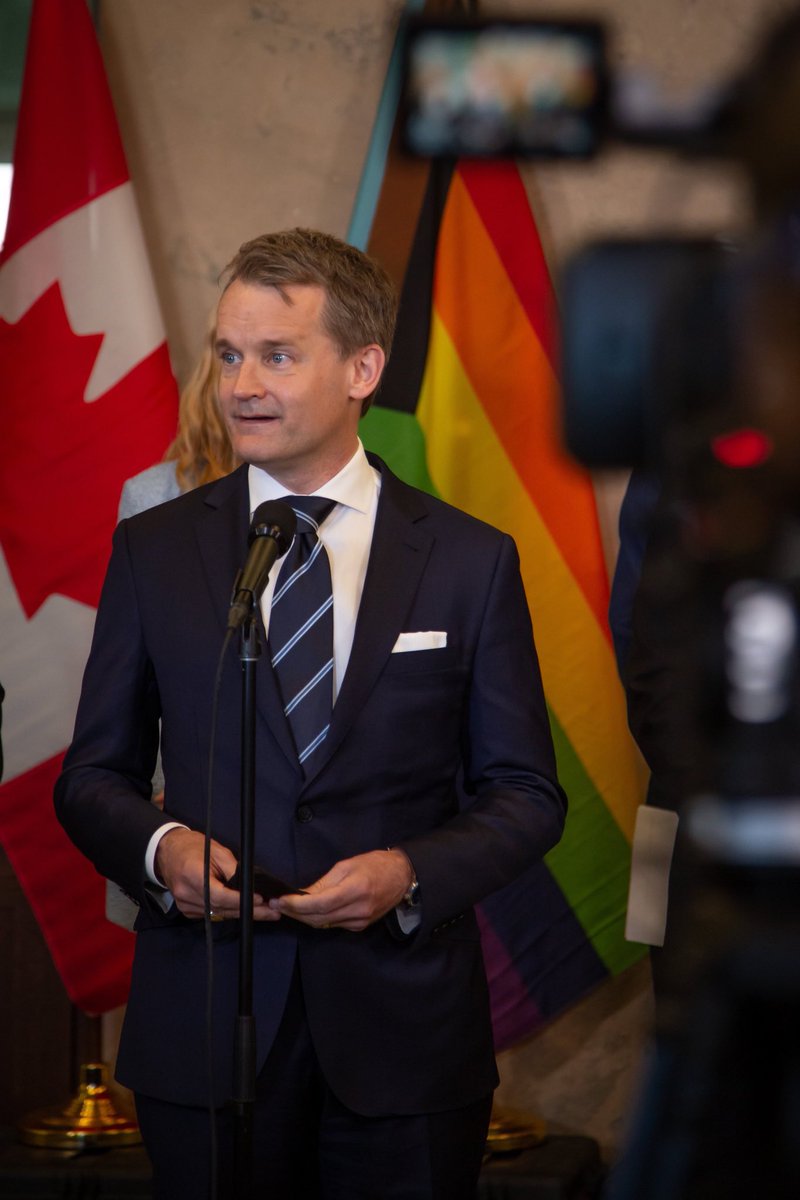 SeamusORegan's tweet photo. A non-discriminatory blood donation service is something we’ve been working on from day one. It took way too long, but we’re finally here. 

It’s a good day. 
It’s a very good day. 🏳️‍🌈🏳️‍⚧️🇨🇦 https://t.co/T9toEnFEjo