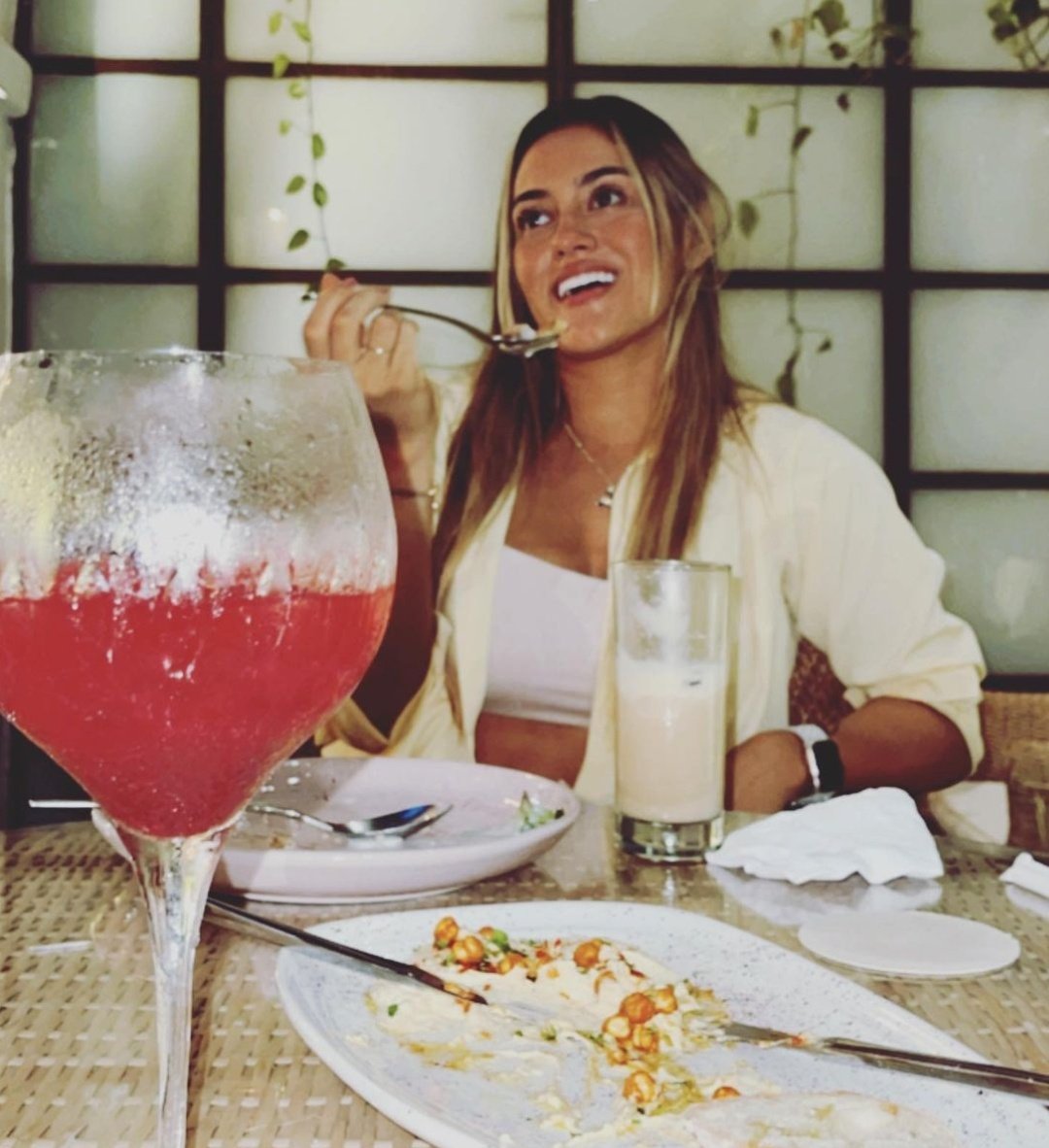 Disfruta tu vida 💛 Saludos a todos y que tengan un lindo día 😊 

#GoodVibesOnly #Miami #WomenEmpowerment
#NFTs #NFTCommunity