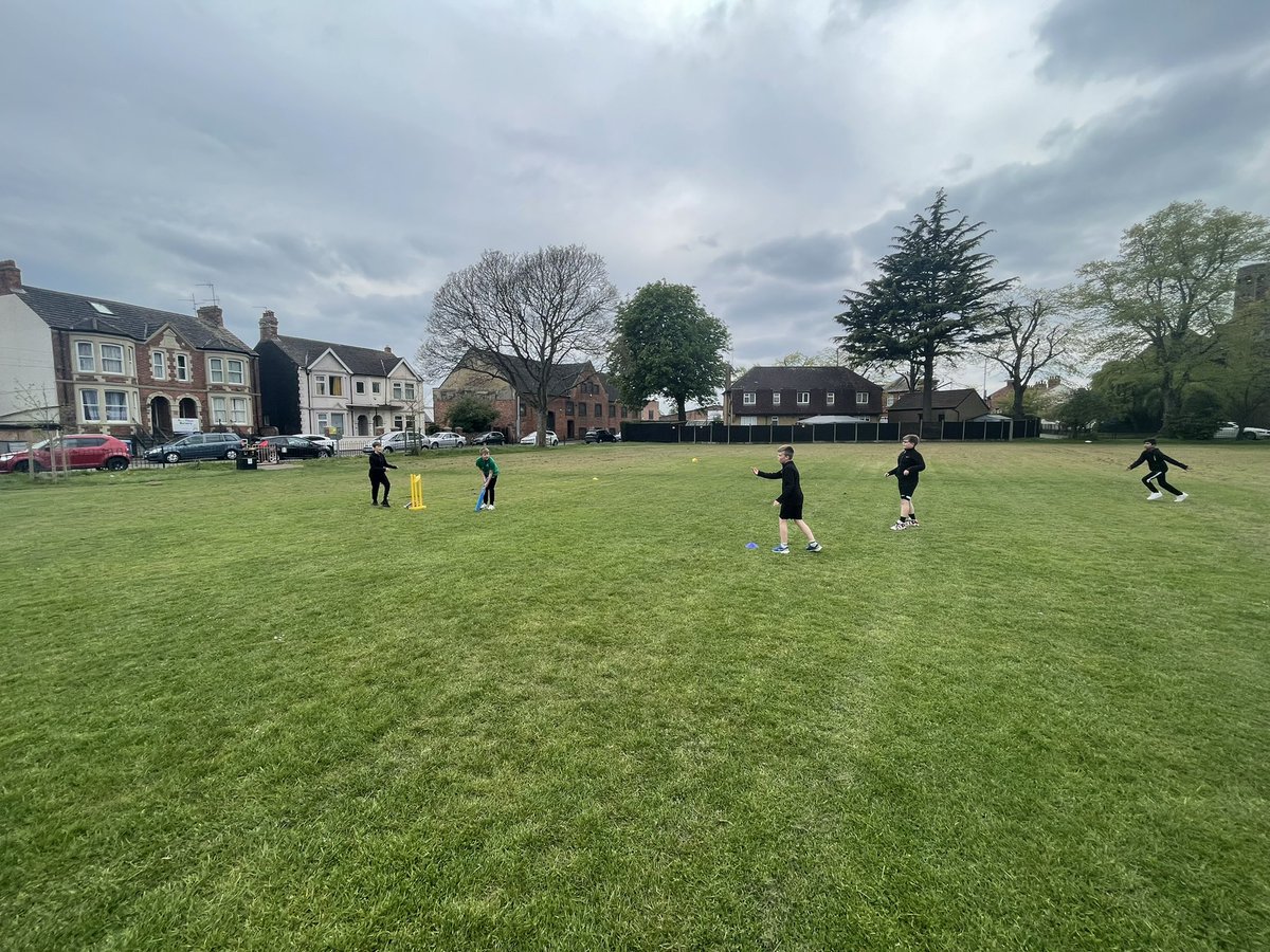TeamKPJA's tweet photo. Year 5’s Cricket club was taken to the park today. The boys had a lot of fun. Some incredibly talented cricketers amongst them! 🏏 🏏🏏🏏 https://t.co/6CSz1HHbbC