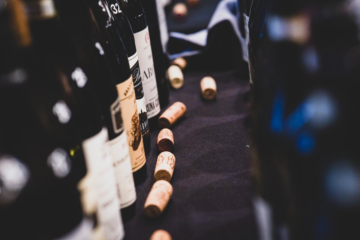 WineNewsIt's tweet photo. WineNews in assaggio a “Barolo &amp; Barbaresco #WorldOpening” (200 i produttori che partecipano a questi incontri con #media, #trade e #winelover Usa), anteprima @langhe_vini, oggi e domani, a #LosAngeles, in #Usa, dove il 19% delle bottiglie #Barolo e #Barbaresco volano ogni anno https://t.co/jq5RQREZYo