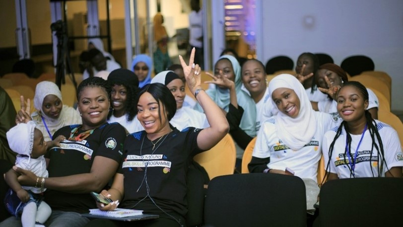 WBG_Digital's tweet photo. On this #GirlsinICTDay, learn how 3️⃣ organizations are tackling the #Digitalgender divide on multiple fronts.
https://t.co/c8ybwnHNzI
@Bridge4Billions @MicroMentor https://t.co/SUmMGH8gki