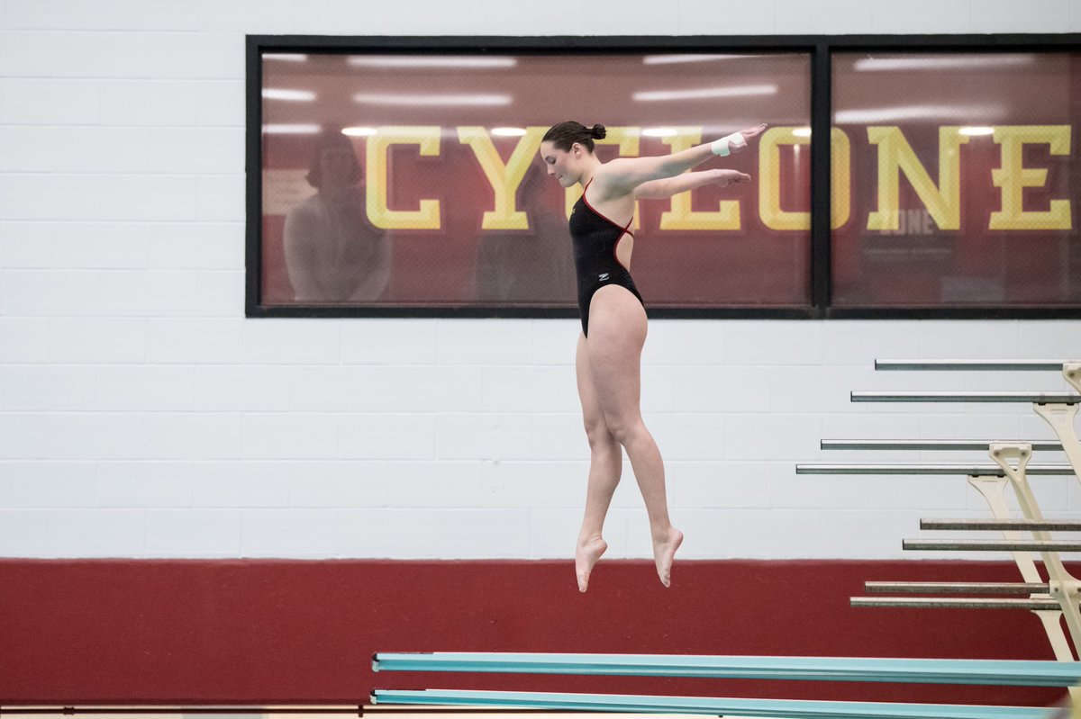 CycloneSD's tweet photo. Michelle, 𝘋𝘪𝘷𝘦𝘳 𝘰𝘧 𝘵𝘩𝘦 𝘊𝘩𝘢𝘮𝘱𝘪𝘰𝘯𝘴𝘩𝘪𝘱𝘴

∙ Seventh diver in ISU history to earn platform All-Big 12 First Team honors
∙ Earned 3M All-Big 12 honors
∙ All six performances resulted in Zone cuts https://t.co/RE7drnjtCL