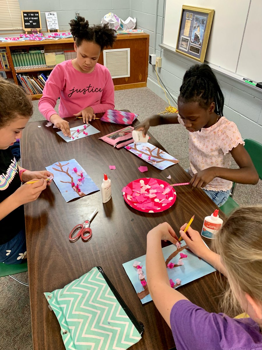 hescubcats's tweet photo. Fourth Grade culminated their novel study of "Sadako and the Thousand Paper Cranes" written by Eleanor Coerr with a Japanese Festival this afternoon. They made cherry blossom art, candy sushi rolls and kimono doll bookmarks! https://t.co/Iv83zTKeRa
