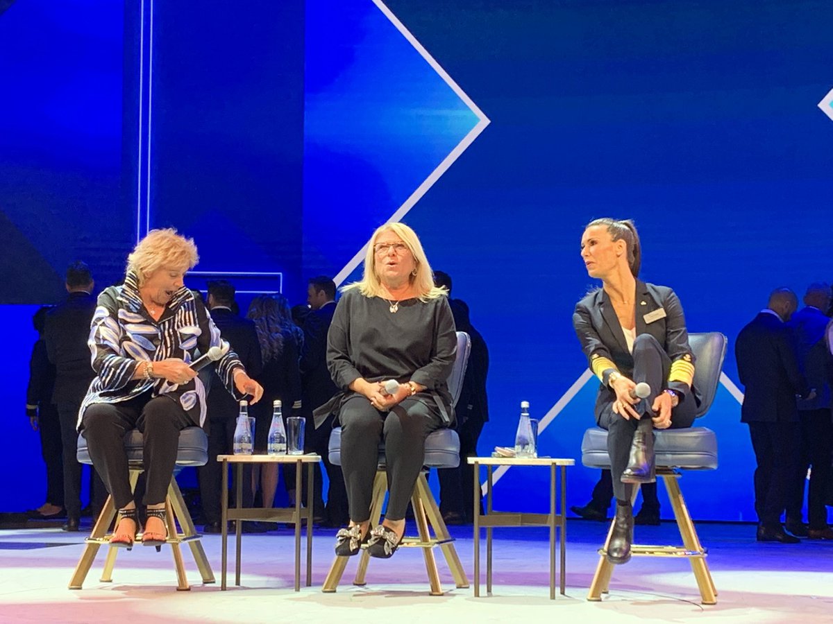 TCsarahbolton's tweet photo. The strong, empowered women leading @CelebrityUK #CelebrityBeyond @MccueCaptain @LisaLutoffPerlo @JoRzyCruise #CaptainKate #BugNaked #celebritylovesagents #EdgeClass #JourneyWonderFULL #CruiseExpert @life_at_tc https://t.co/v2q1YmD4l8