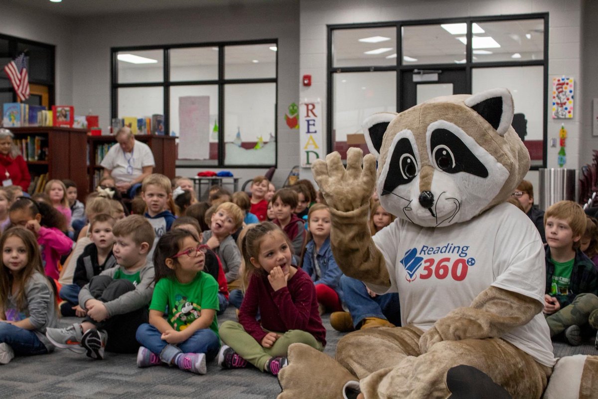 SchwinnTeach's tweet photo. Tennessee children deserve every opportunity to grow, learn and achieve. Our elected officials made a clear commitment to student success by approving TISA and $1 billion in new funding for students, the largest recurring investment for public education in our state’s history. https://t.co/TB7WH6UcCW