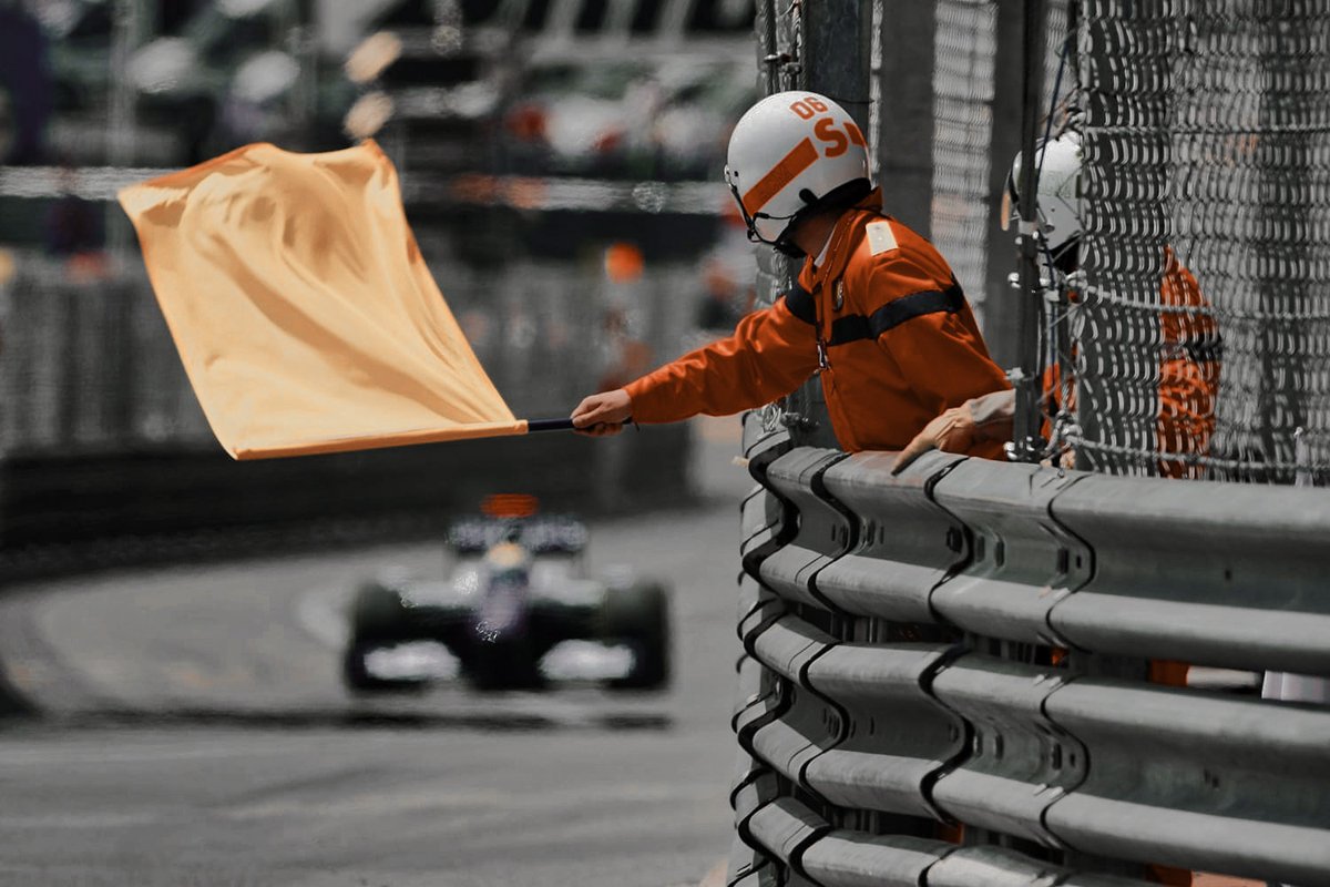 laura 🏁 tweet media