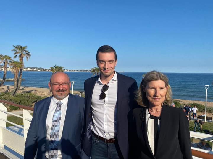 viazzi_fabien's tweet photo. Très heureux d'apprendre
La nomination de mon ami @Boccaletti83 ainsi que sa suppléante @Isabelle_Delyon
pour représenter le RN dans nôtre 7 ème circonscription du Var représentant les villes de ( Bandol, Six-Fours, la Seyne, St Mandrier, Sanary) pour les élections législatives https://t.co/CN37a6bqGG