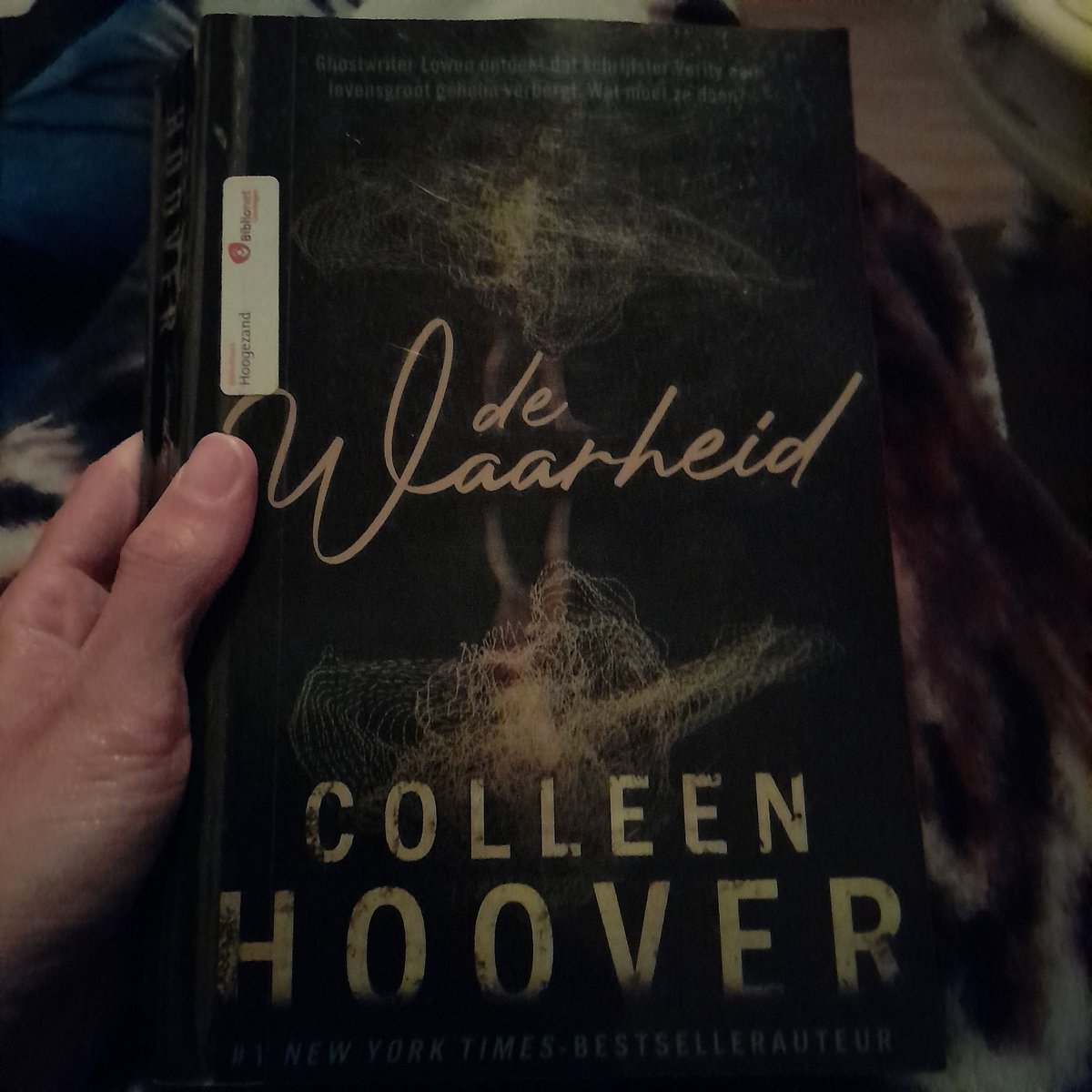 Jcakelover's tweet photo. Currently reading the Dutch edition of:
Verity by Colleen Hoover.
And It's really good so far I almost can't put it down and want to know more!
#springflingoween #realmathon #serane @RealmAThon https://t.co/RORsBUgdLe