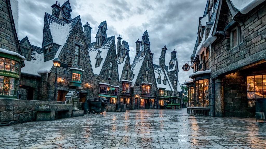 EiProfeta's tweet photo. Trágame tierra y escúpeme en el parque temático de Harry Potter. https://t.co/xg3jBLcOsV