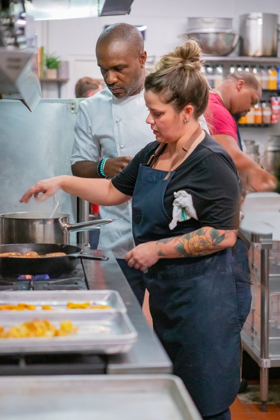 FoodNetwork's tweet photo. Cliff is laying down the law in #ChefBootCamp! https://t.co/jldGj9TtyG