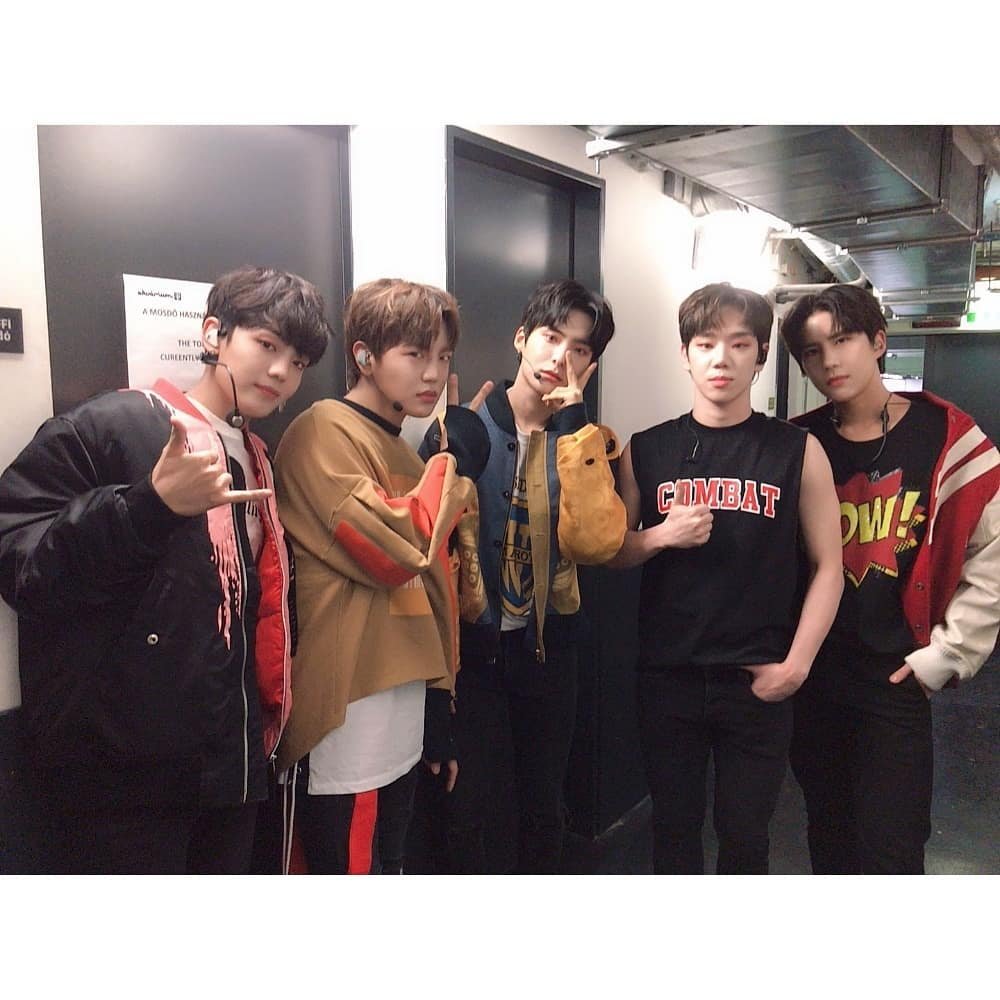 ACEtagram_7's tweet photo. 190306

[#ACE_PHOTO]
A.C.E WORLD TOUR IN EUROPE - TO BE AN ACE
2019.03.05 #8 BUDAPEST
#ACE #에이스
#ACE_WORLD_TOUR
#TO_BE_AN_ACE

🖇️ https://t.co/JLzBQf5hBe

#ACE #에이스 @official_ACE7 https://t.co/kiLTDwxpgJ