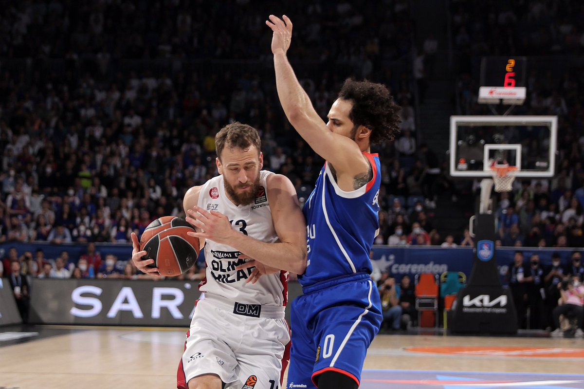 OlimpiaMI1936's tweet photo. Just a little short after another emotional effort: Olimpia lost 75-70 in Istanbul ⚪️🔴➡️ https://t.co/Ml3gQlYbjV
📊 Datome 21, Hines 10, Hall 9, Shields 8, Rodriguez 7, Bentil 6, Ricci 5, Tarczewski 4
#EuroLeague #EFSAXM #ForzaOlimpia https://t.co/YbsI5xtZSQ
