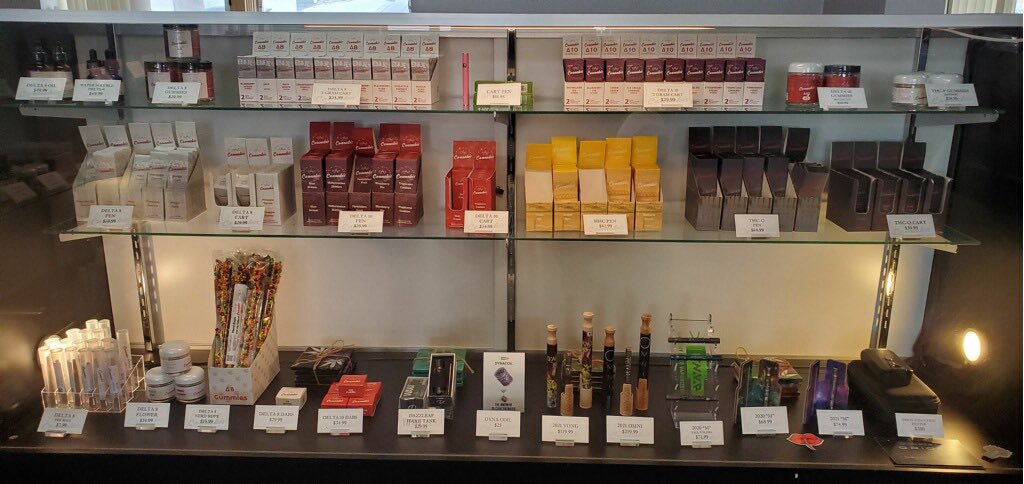 Vapingstudio's tweet image. Just got in 2 gram D8 &amp;amp; D10 carts… and 600mg D8 Nerd Ropes 🤯 Get yours before they’re gone! #ComeGetHigh #TwinCitiesCannabis