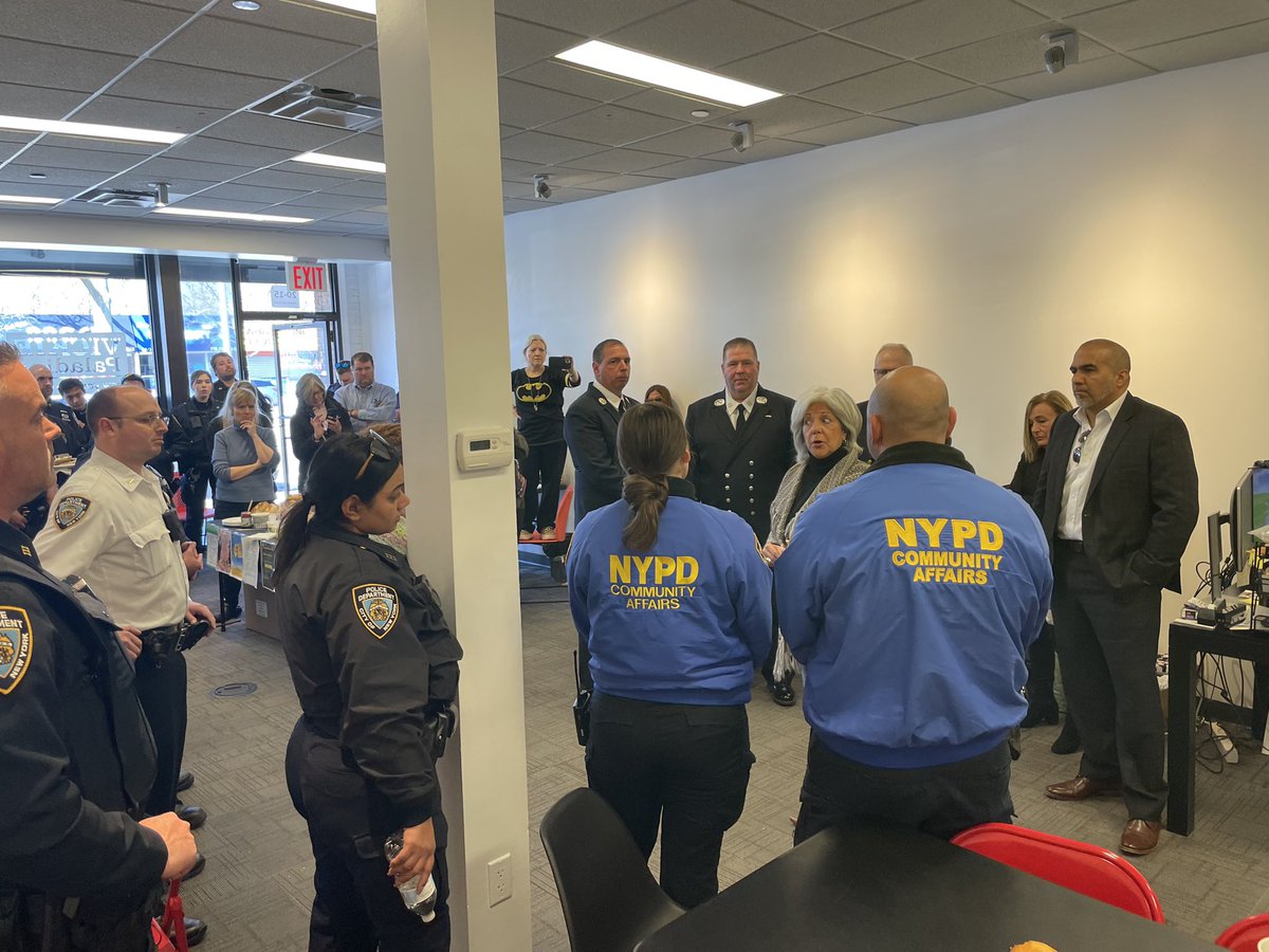 VickieforNYC's tweet photo. Today is National Superhero Day, so I invited our real-life superheroes to our office for a special breakfast in appreciation for all they do! Thanks so much to the NYPD, FDNY, DSNY, EMS and all the hard working men and women who keep this city going! https://t.co/TCCYaWkolZ