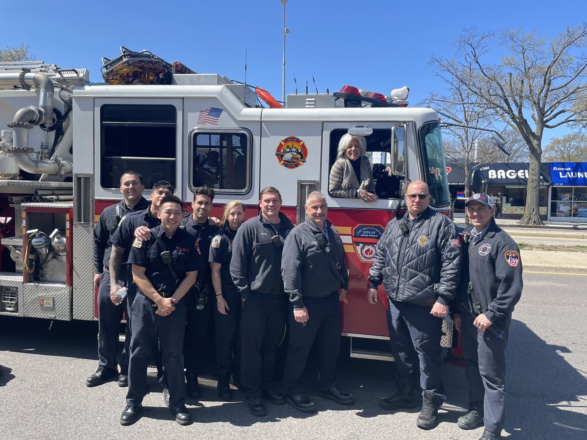 VickieforNYC's tweet photo. Today is National Superhero Day, so I invited our real-life superheroes to our office for a special breakfast in appreciation for all they do! Thanks so much to the NYPD, FDNY, DSNY, EMS and all the hard working men and women who keep this city going! https://t.co/TCCYaWkolZ