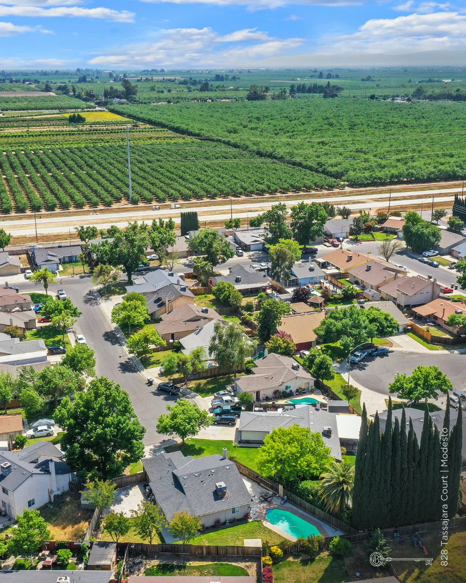 CraftAndBauer's tweet photo. #JUSTLISTED: Live a life of peace and convenience, tucked in this gorgeous cul-de-sac right in the countryside of #Modesto near shopping, dining, and @modestojc.

🏡 Listed by Jesica Lopez for $439,900. Learn more &amp; RSVP for the open house this Sunday: https://t.co/hOqxvRkyTq https://t.co/xllW6YHveF